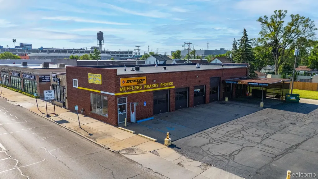 14433 W Warren Avenue Dearborn City MI 48126