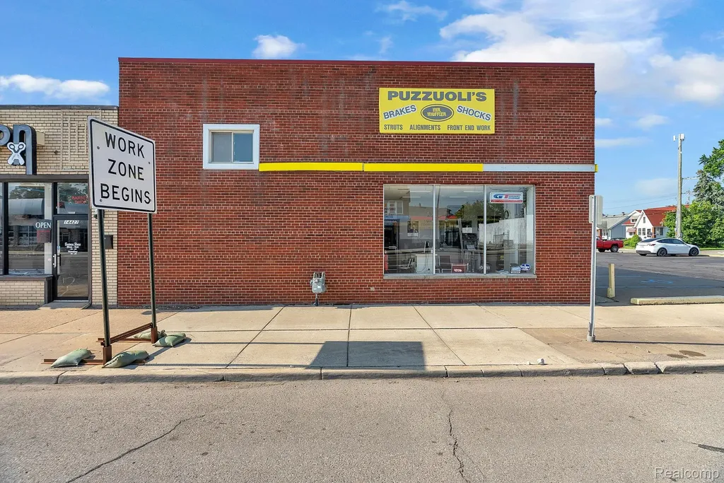 14433 W Warren Avenue Dearborn City MI 48126