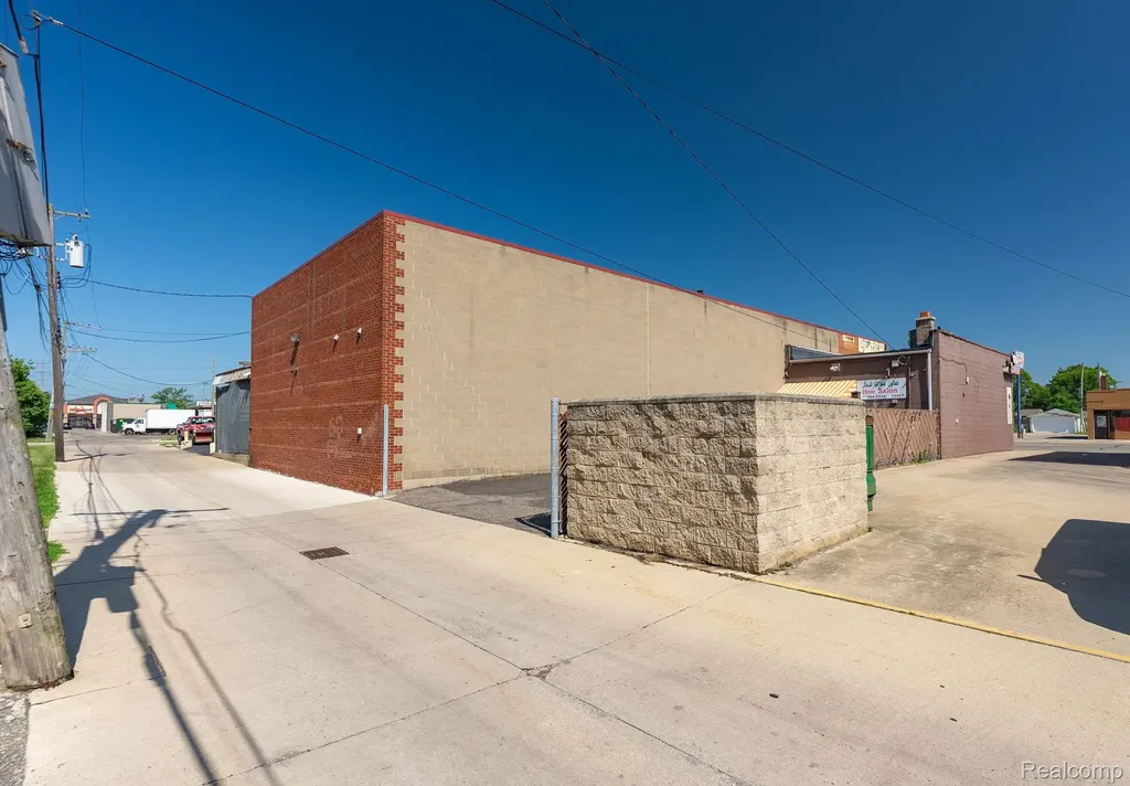 14433 W Warren Avenue Dearborn City MI 48126