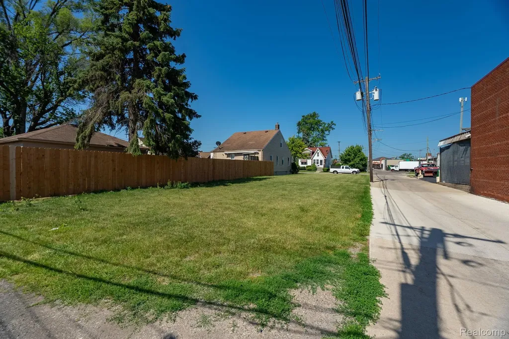 14433 W Warren Avenue Dearborn City MI 48126