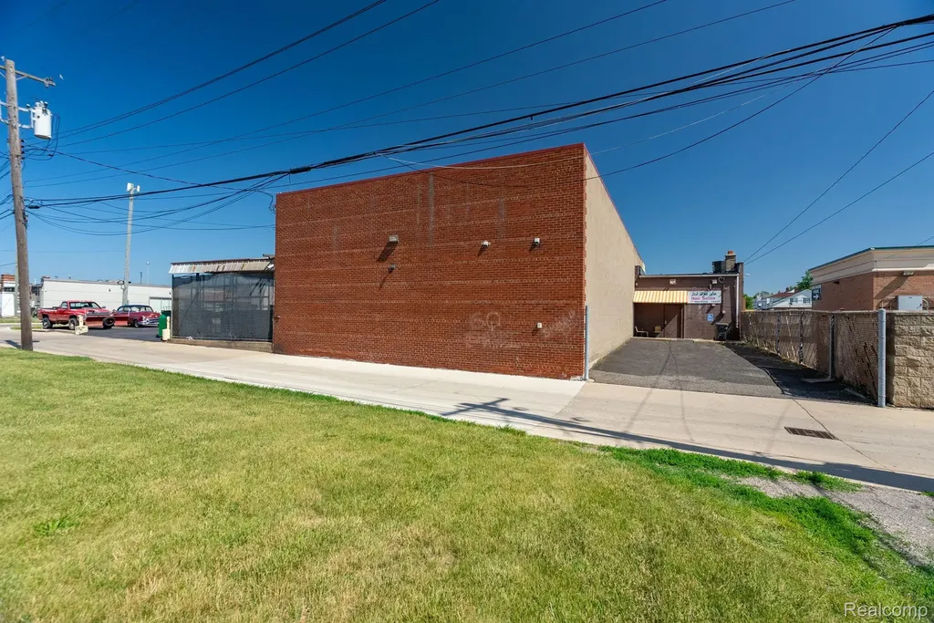 14433 W Warren Avenue Dearborn City MI 48126