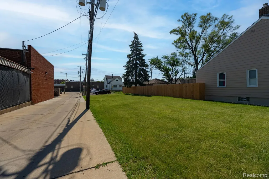 14433 W Warren Avenue Dearborn City MI 48126