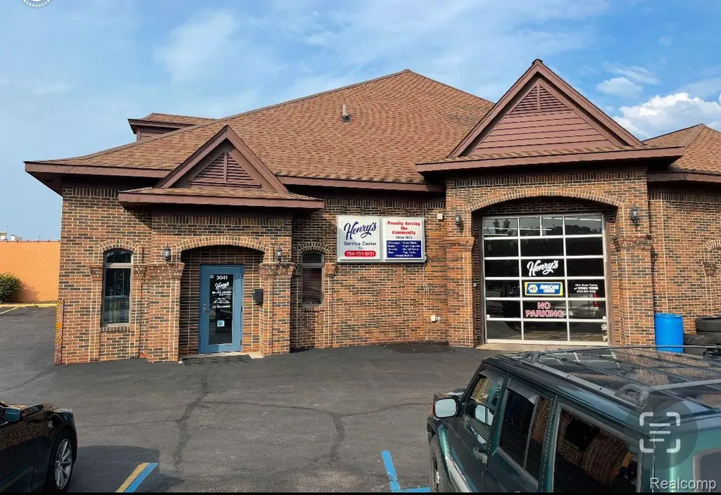 3041 S Wayne Road Wayne City MI 48184