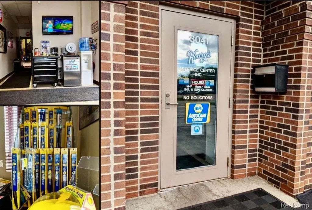 3041 S Wayne Road Wayne City MI 48184