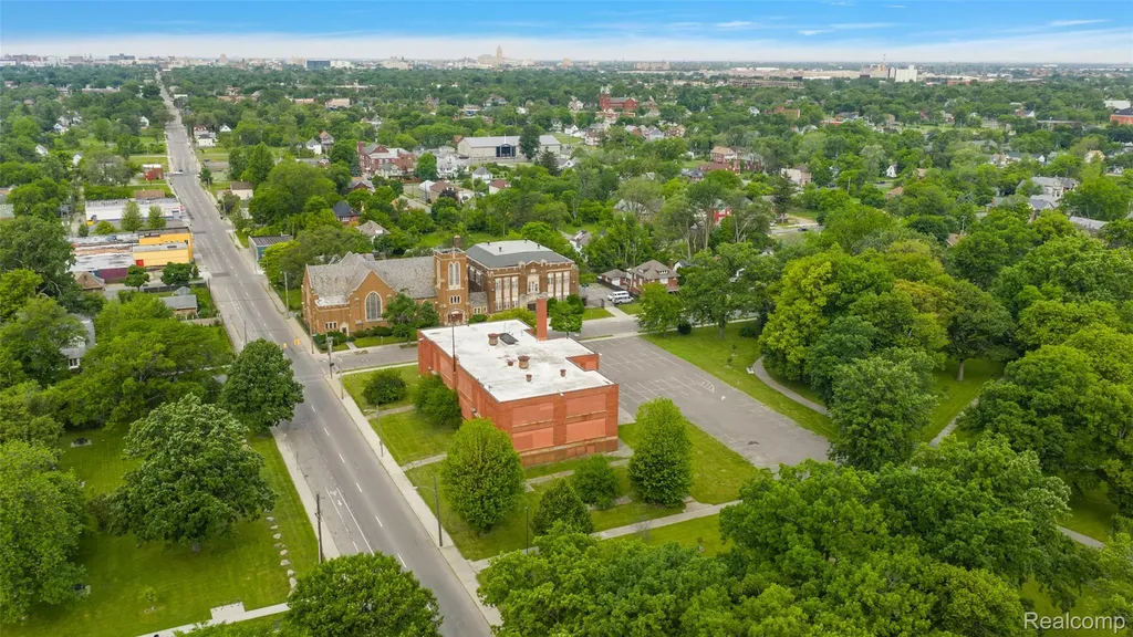 8411 E Forest Avenue Detroit City MI 48214