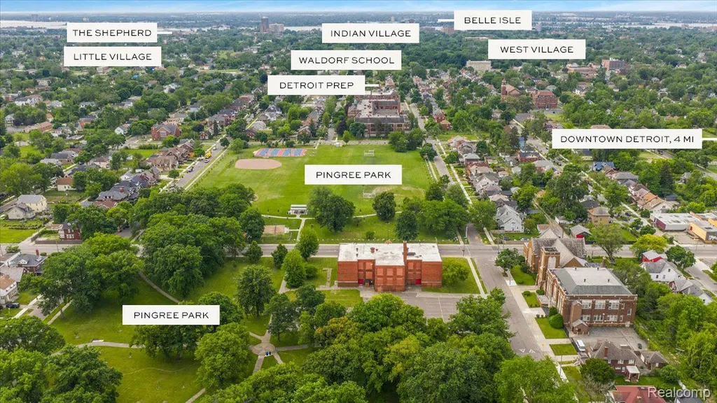 8411 E Forest Avenue Detroit City MI 48214