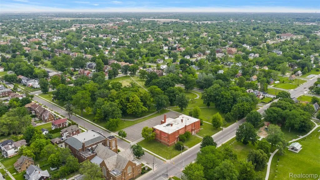 8411 E Forest Avenue Detroit City MI 48214