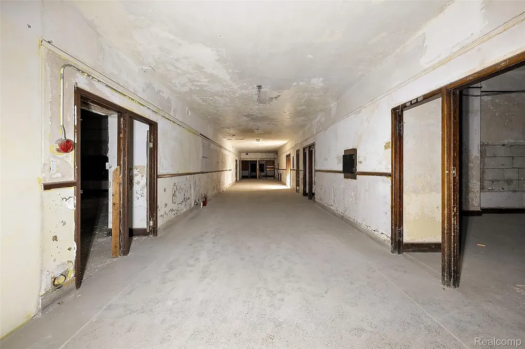 8411 E Forest Avenue Detroit City MI 48214