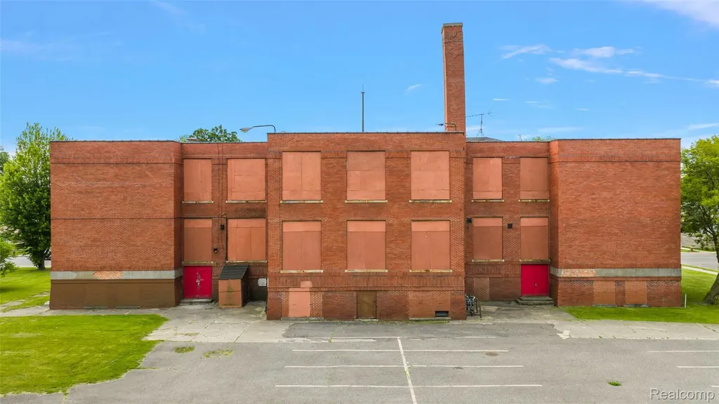 8411 E Forest Avenue Detroit City MI 48214