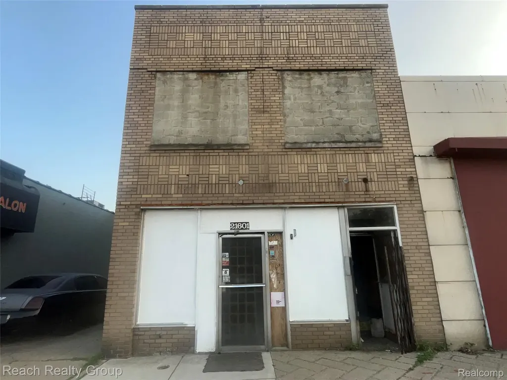 21603 Grand River Avenue Detroit City MI 48219