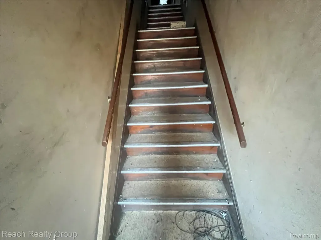 21603 Grand River Avenue Detroit City MI 48219