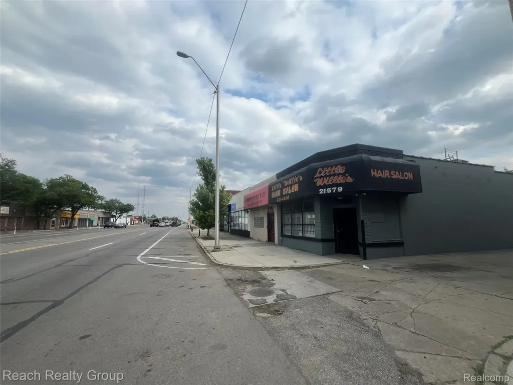 21603 Grand River Avenue Detroit City MI 48219
