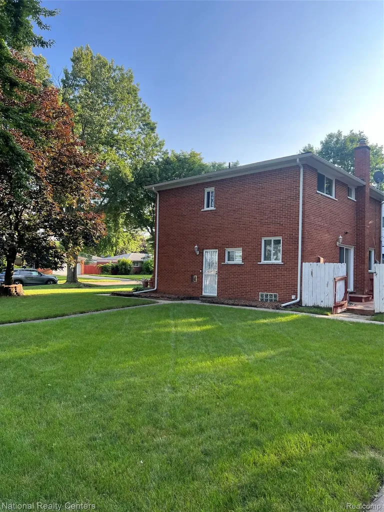 20120 N Covington Parkway Southfield City MI 48076