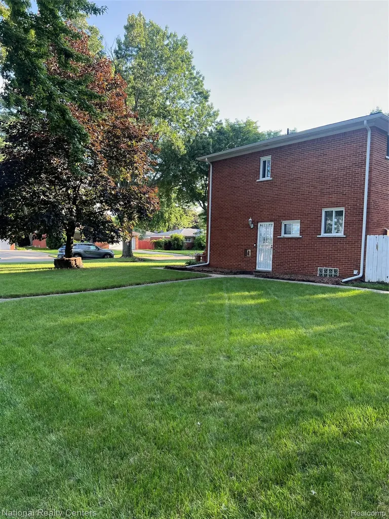 20120 N Covington Parkway Southfield City MI 48076
