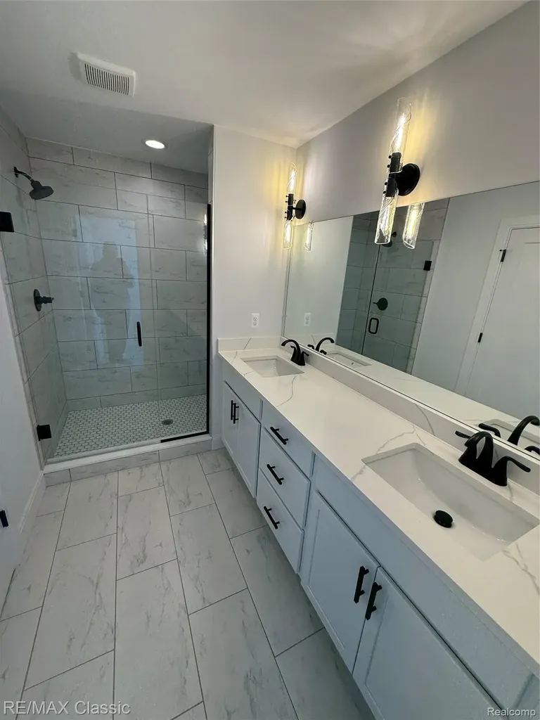 3482 Ponemah Drive Fenton City MI 48430