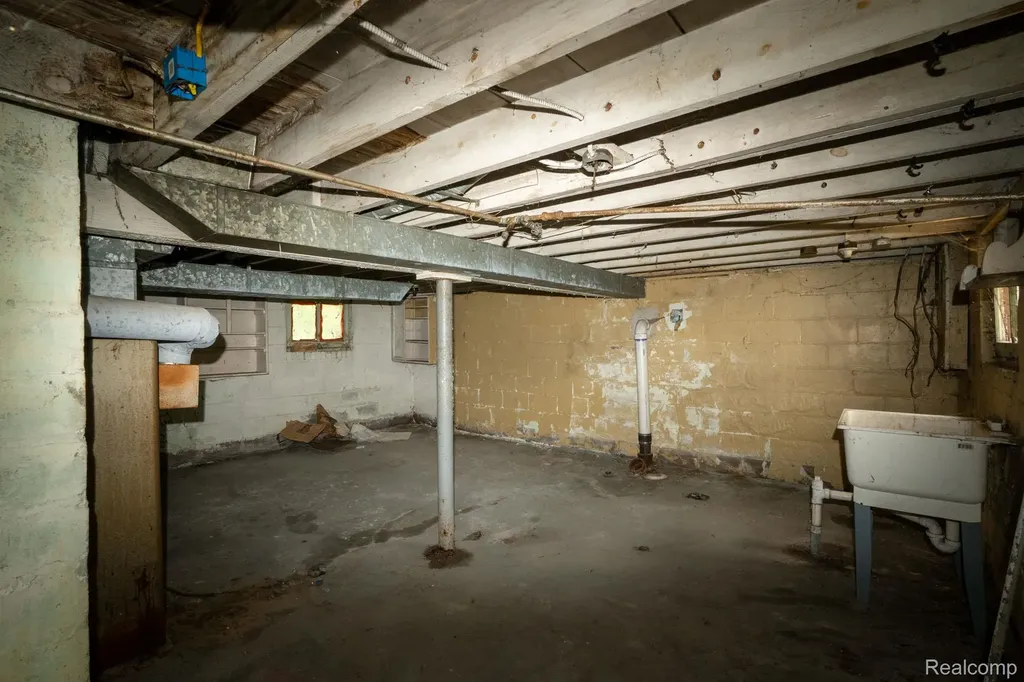 16164 Turner Street Detroit City MI 48221