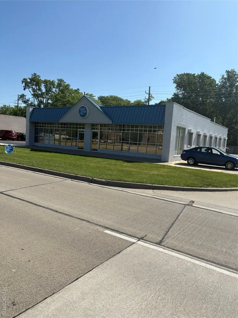 27320 Harper Avenue St. Clair Shores City MI 48081