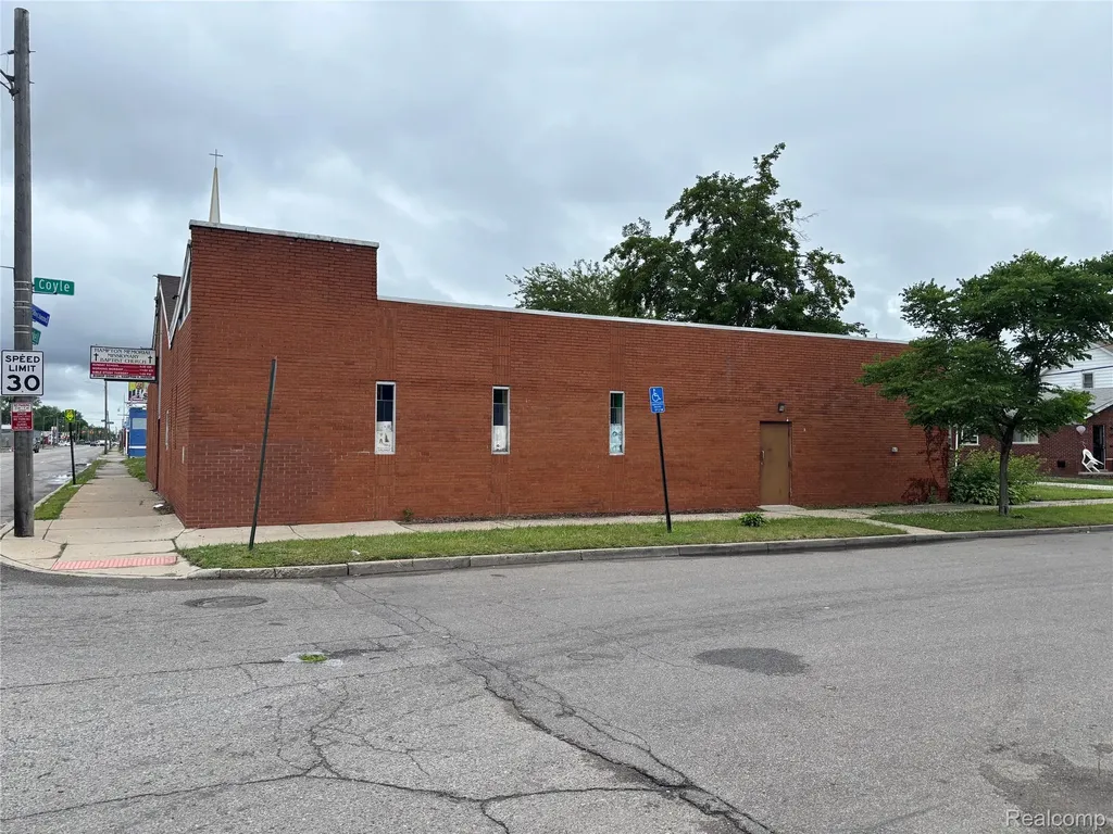 15100 Fenkell Street Detroit City MI 48227