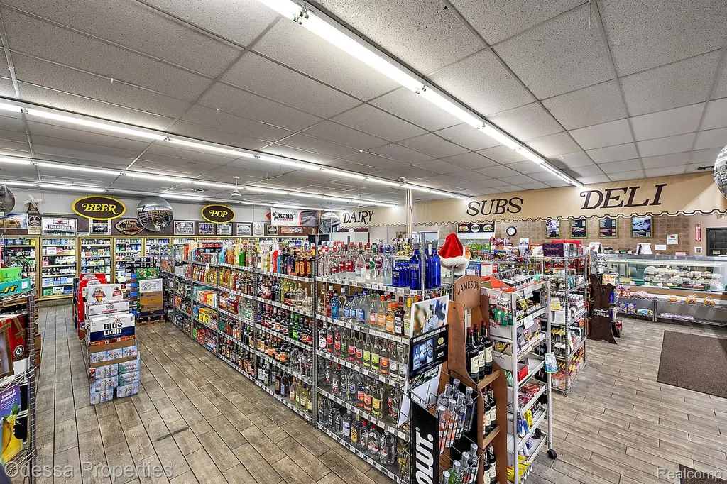 5625 18 Mile Road Sterling Heights City MI 48314