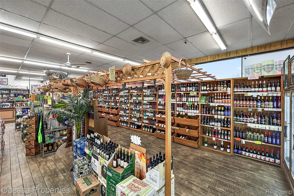 5625 18 Mile Road Sterling Heights City MI 48314