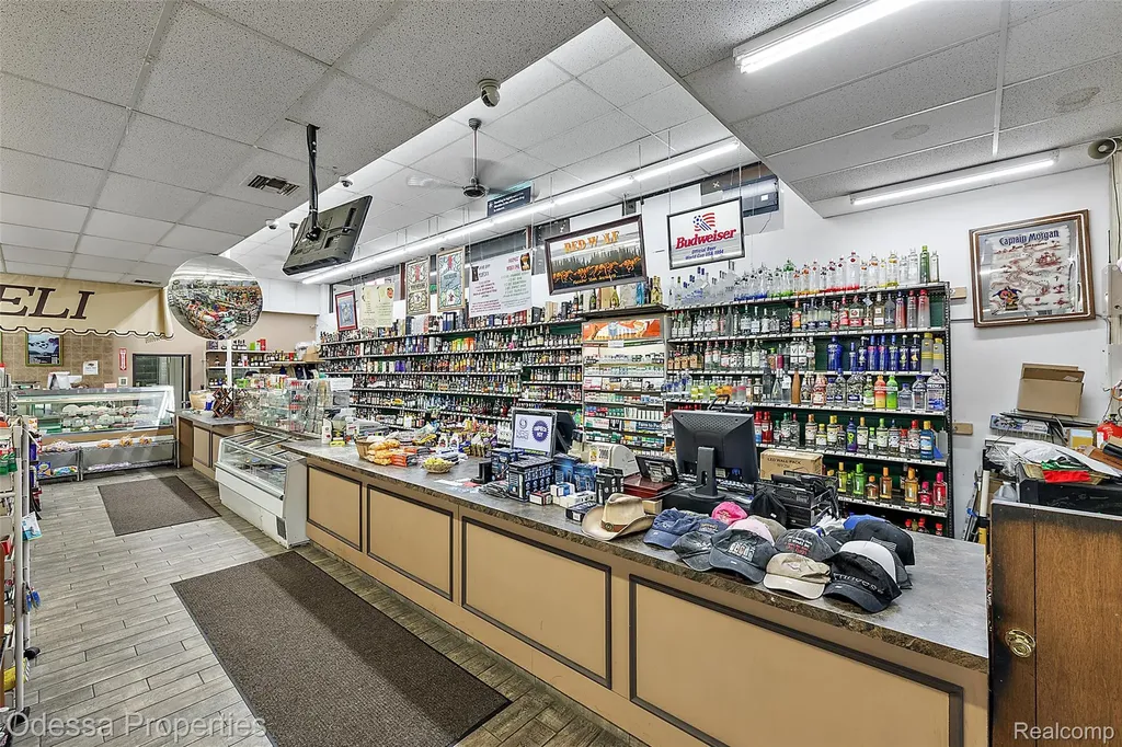 5625 18 Mile Road Sterling Heights City MI 48314