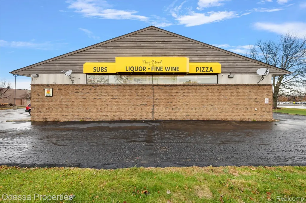 5625 18 Mile Road Sterling Heights City MI 48314