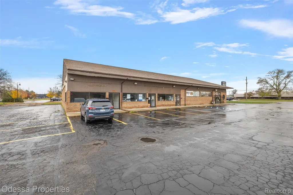 5625 18 Mile Road Sterling Heights City MI 48314
