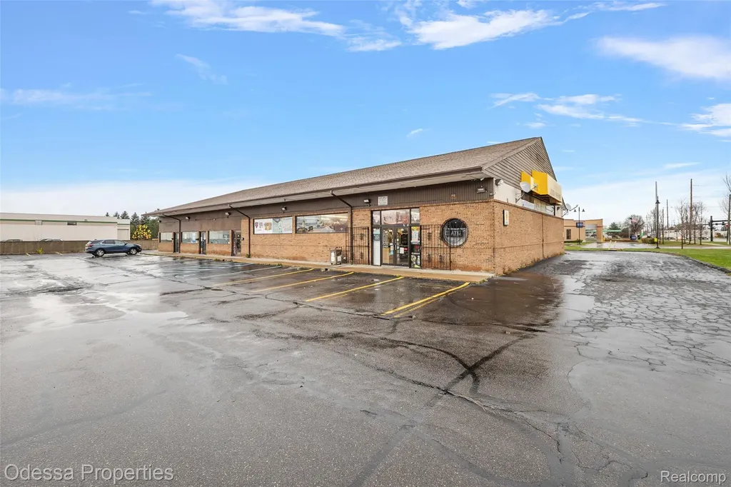 5625 18 Mile Road Sterling Heights City MI 48314