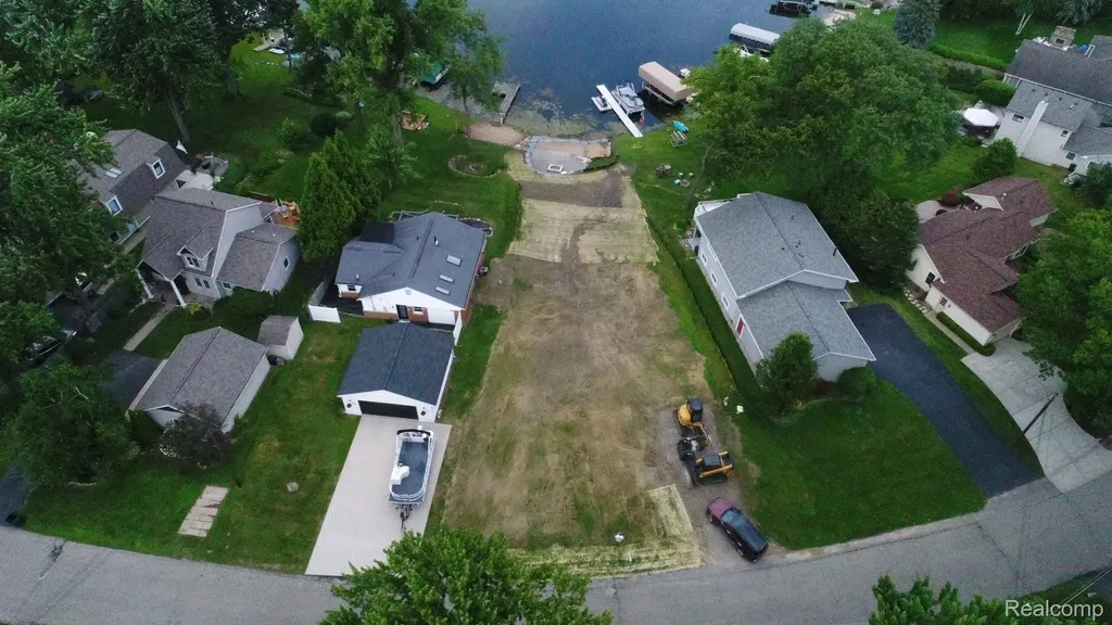 10418 King Road Springfield Charter Township MI 48350