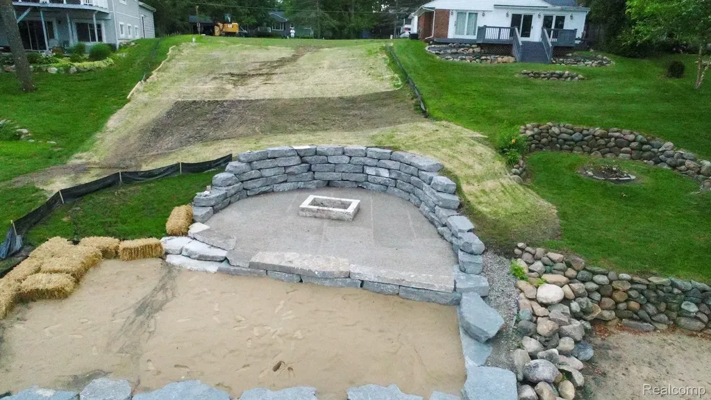 10418 King Road Springfield Charter Township MI 48350