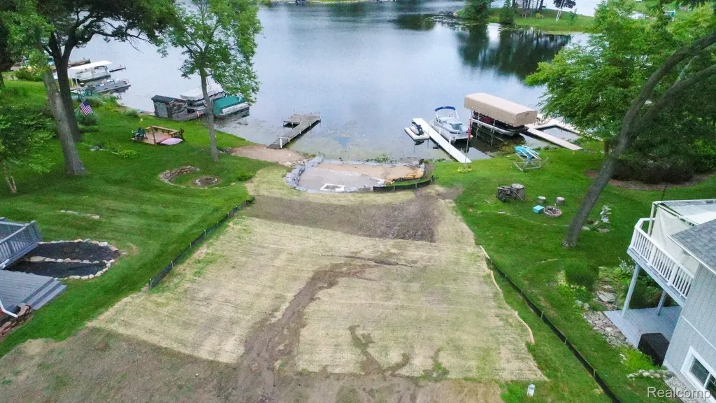 10418 King Road Springfield Charter Township MI 48350