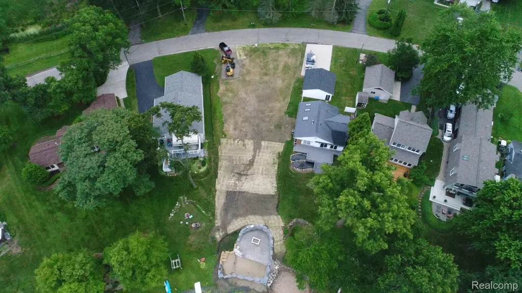 10418 King Road Springfield Charter Township MI 48350