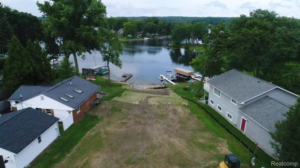 10418 King Road Springfield Charter Township MI 48350