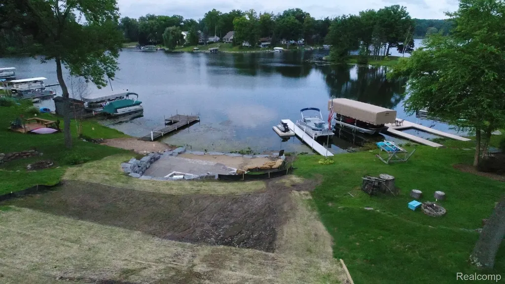 10418 King Road Springfield Charter Township MI 48350