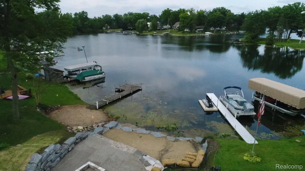 10418 King Road Springfield Charter Township MI 48350
