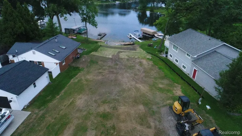 10418 King Road Springfield Charter Township MI 48350