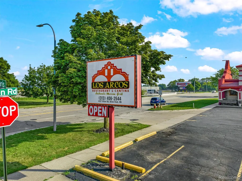 4327 Allen Road Allen Park City MI 48101