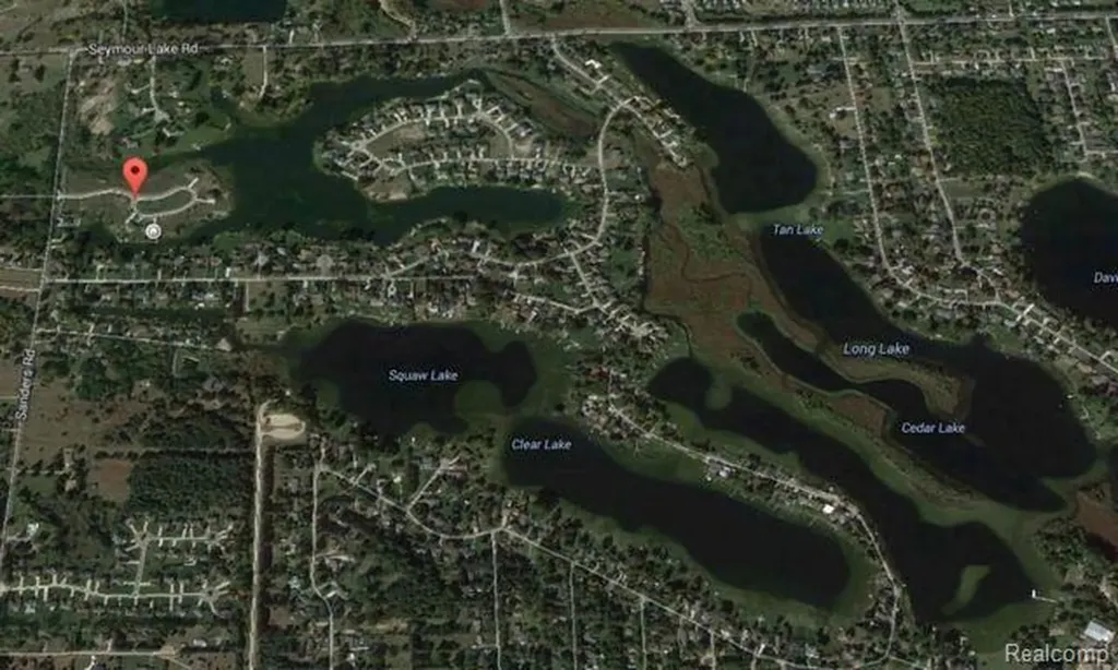 1974 Sandy Shores Drive Oxford Charter Township MI 48371