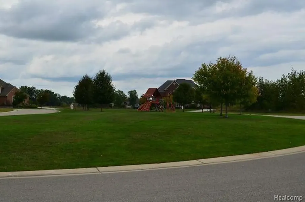 1974 Sandy Shores Drive Oxford Charter Township MI 48371