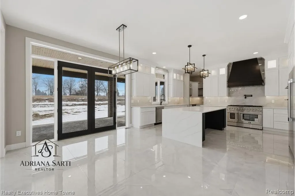 67748 Overlook Trail Washington Township MI 48095