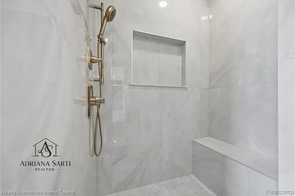67748 Overlook Trail Washington Township MI 48095