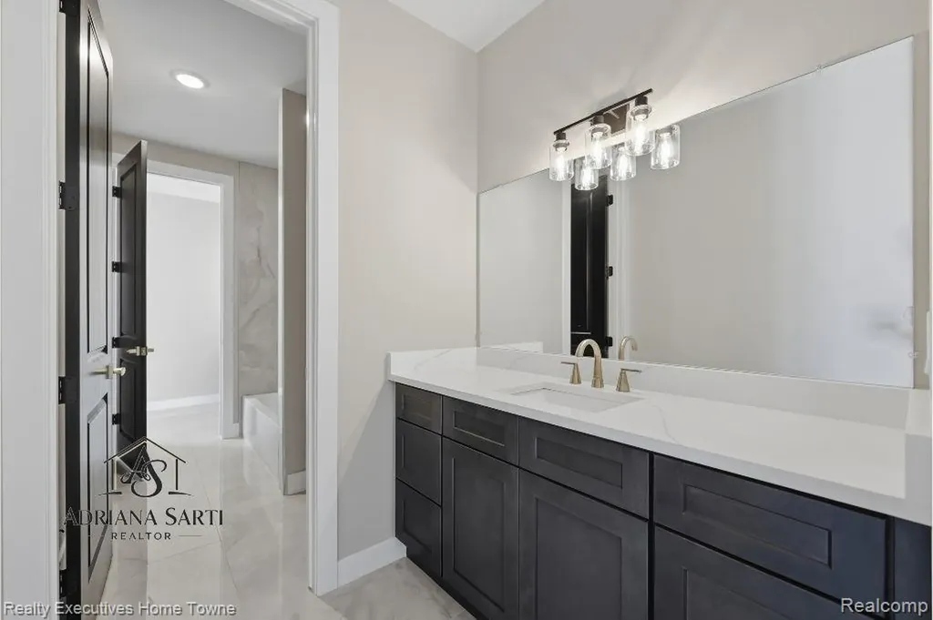 67748 Overlook Trail Washington Township MI 48095