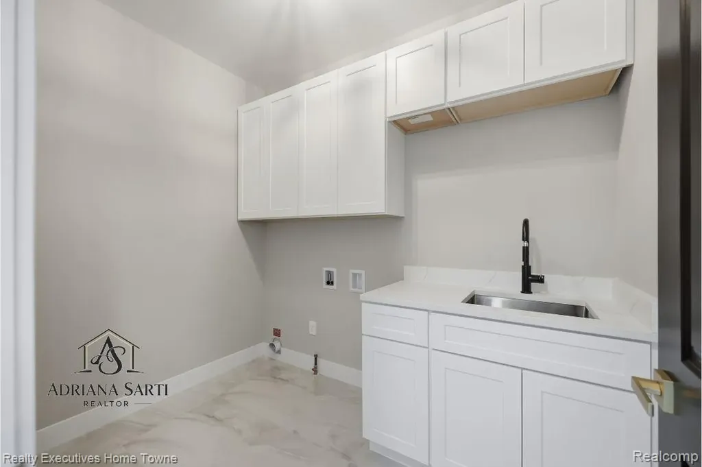 67748 Overlook Trail Washington Township MI 48095
