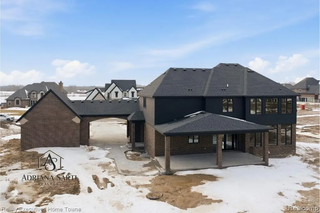 67748 Overlook Trail Washington Township MI 48095