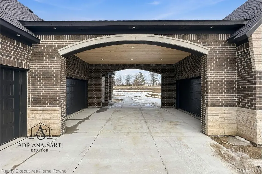 67748 Overlook Trail Washington Township MI 48095