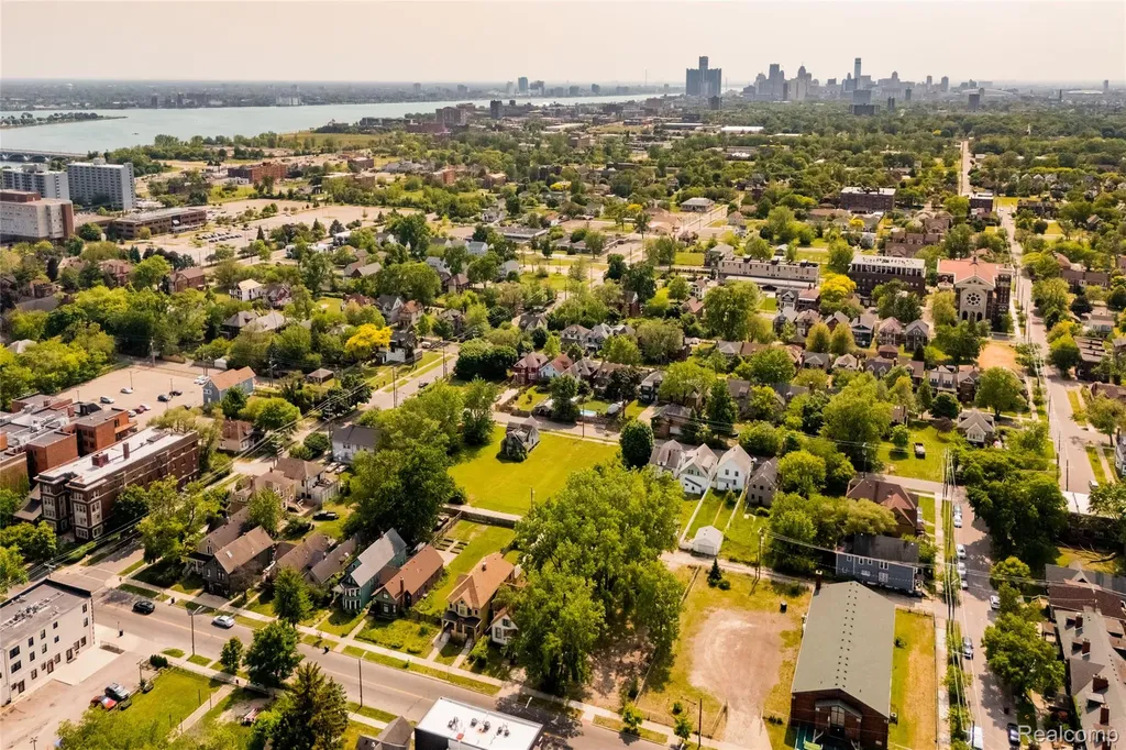 7901 Agnes Street Detroit City MI 48214