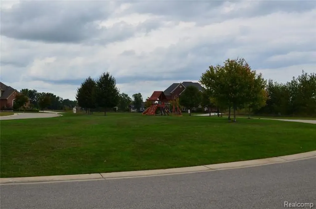 1974 Sandy Shores Drive Oxford Charter Township MI 48371