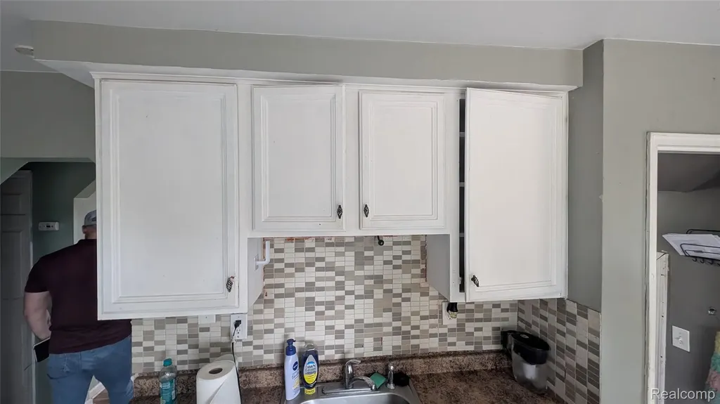 26828 Waldorf Street Roseville City MI 48066