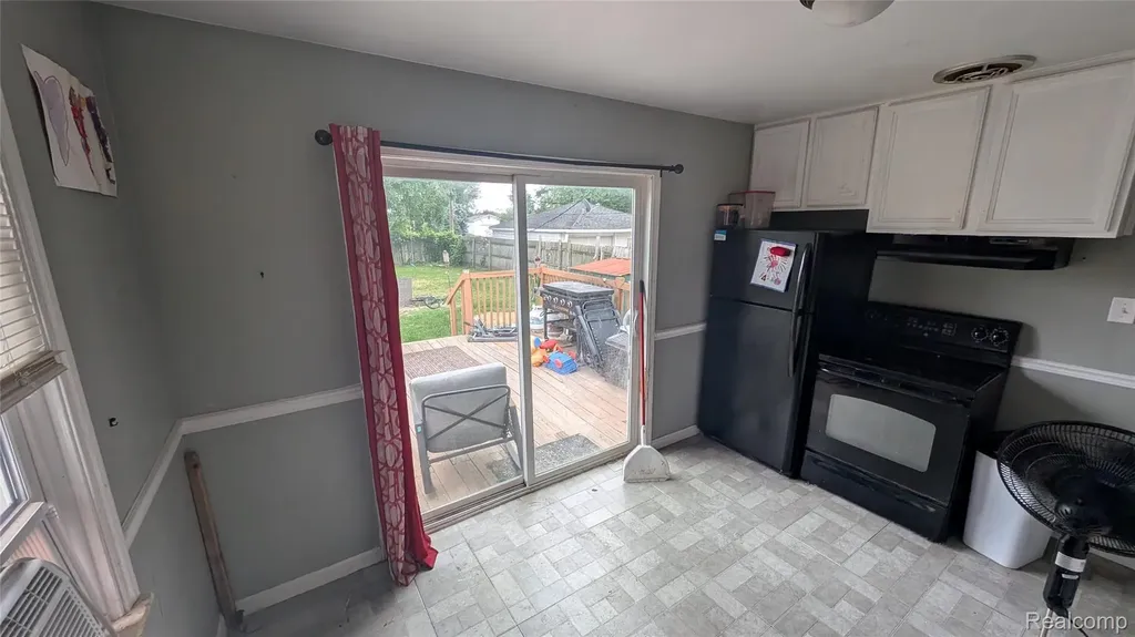 26828 Waldorf Street Roseville City MI 48066