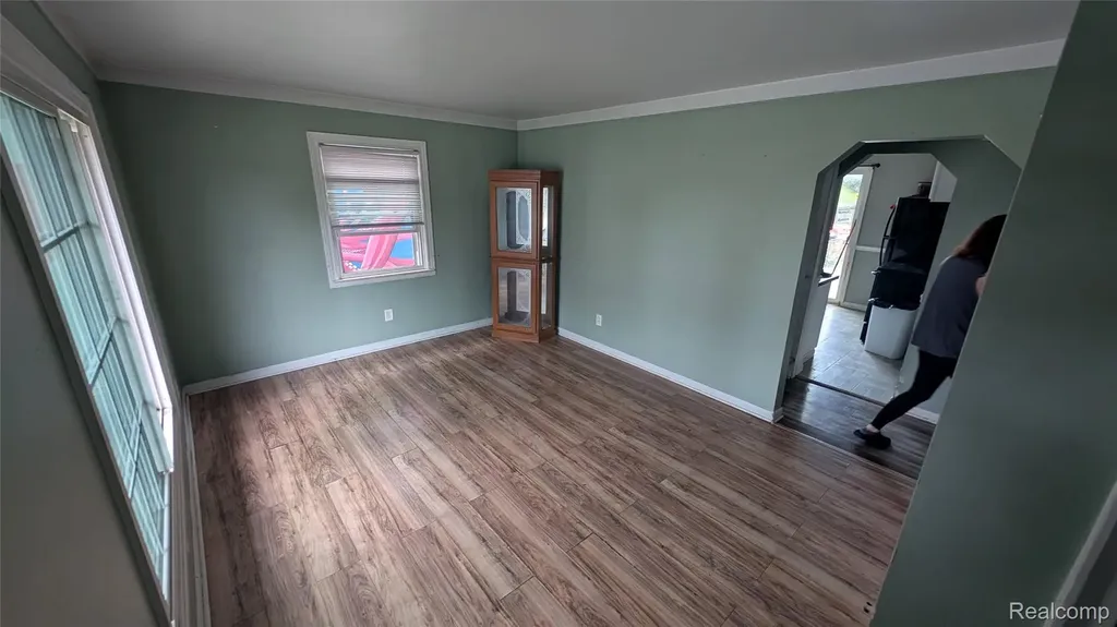 26828 Waldorf Street Roseville City MI 48066